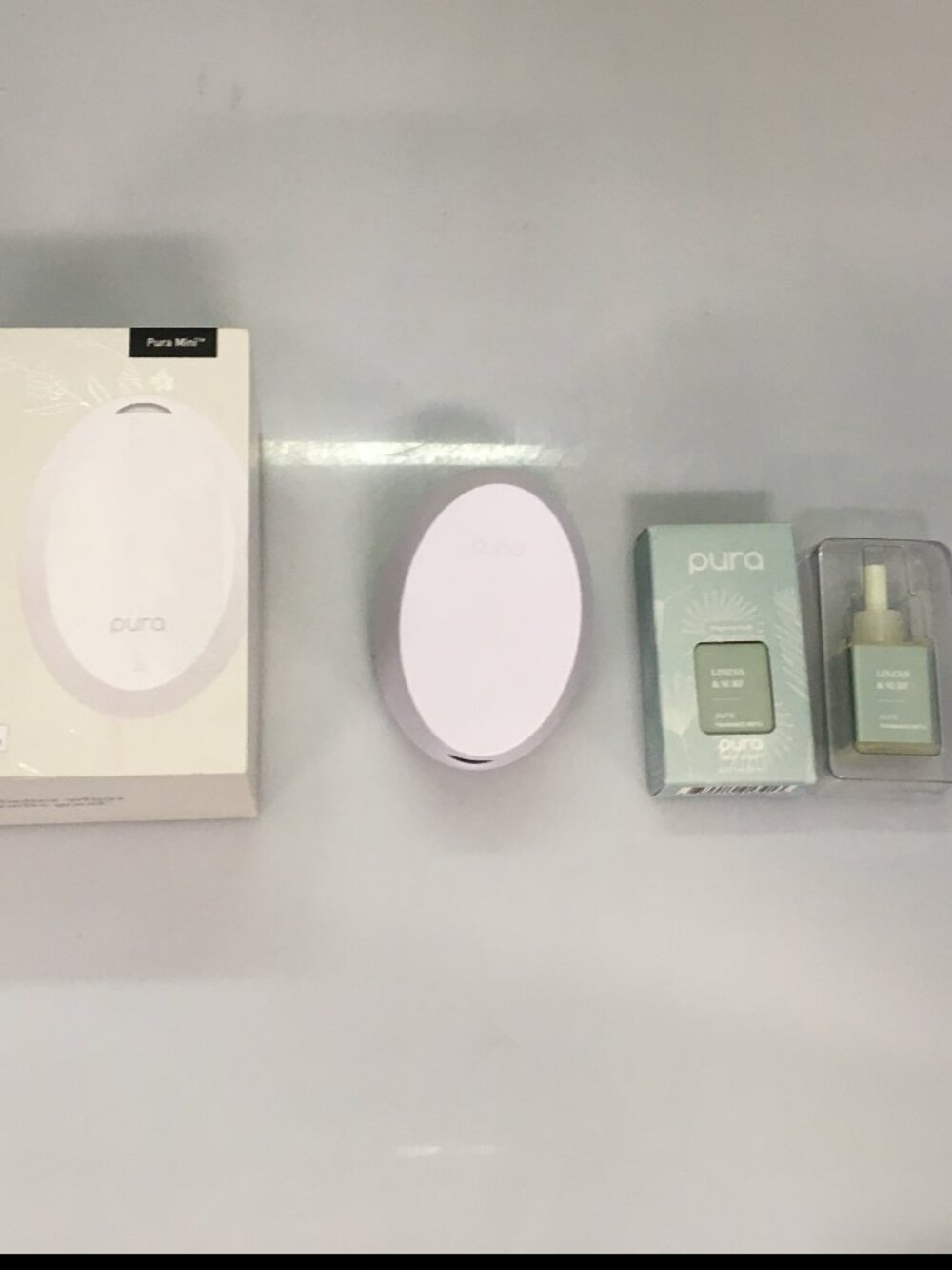NEW Pura Mini Smart Fragrance Diffuser w/ 2 Refills - Linens and Surf